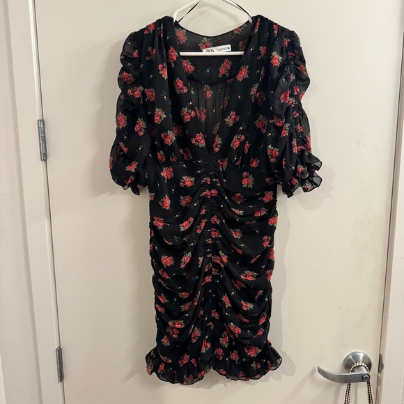 Like New Zara Floral Mini Dress - Picture 2 of 8